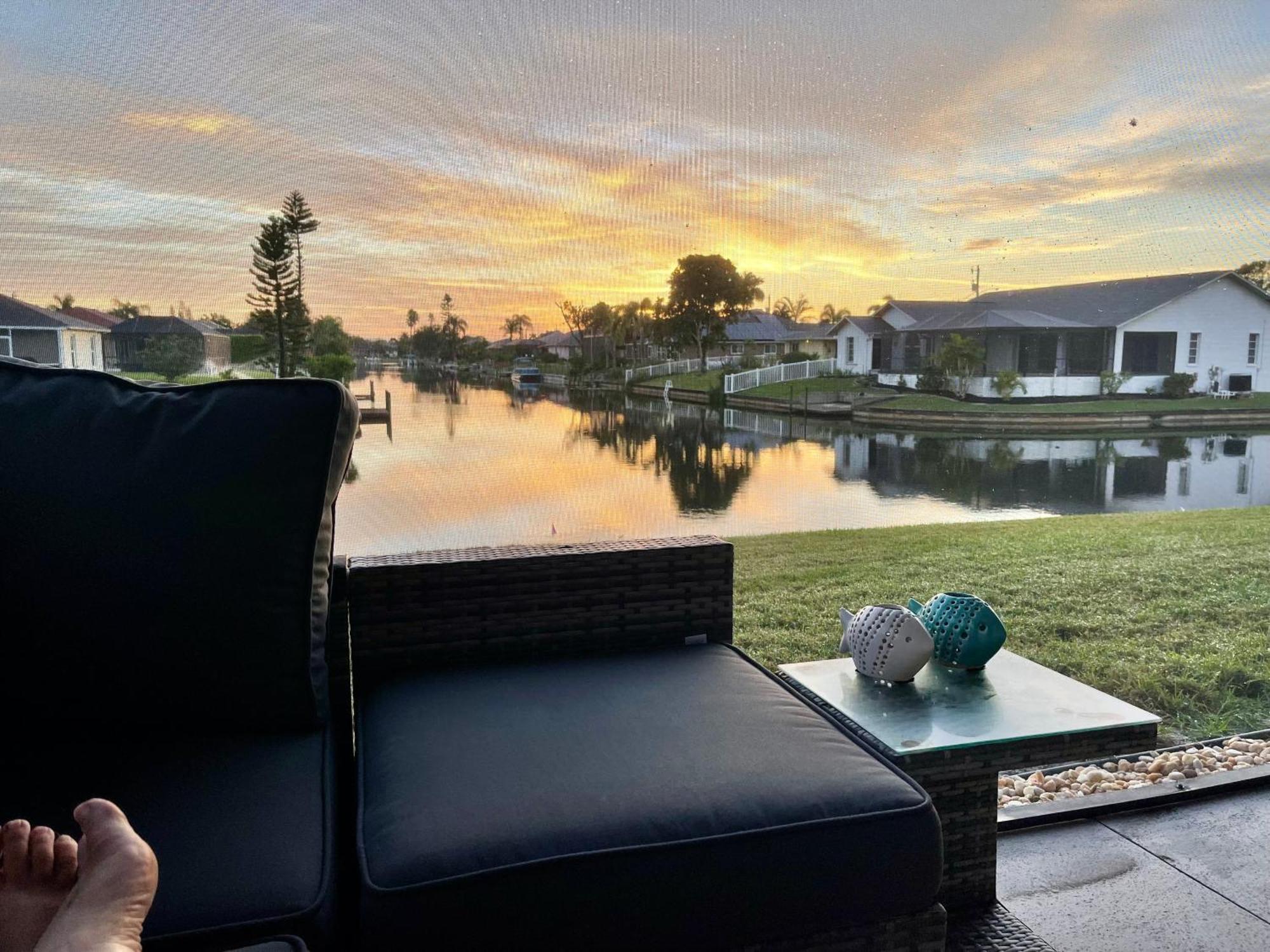 Serenity Waterfront Villa With King Suite, Private Pool, Great Lanai Enclosure And Long Water Views Cape Coral Eksteriør billede