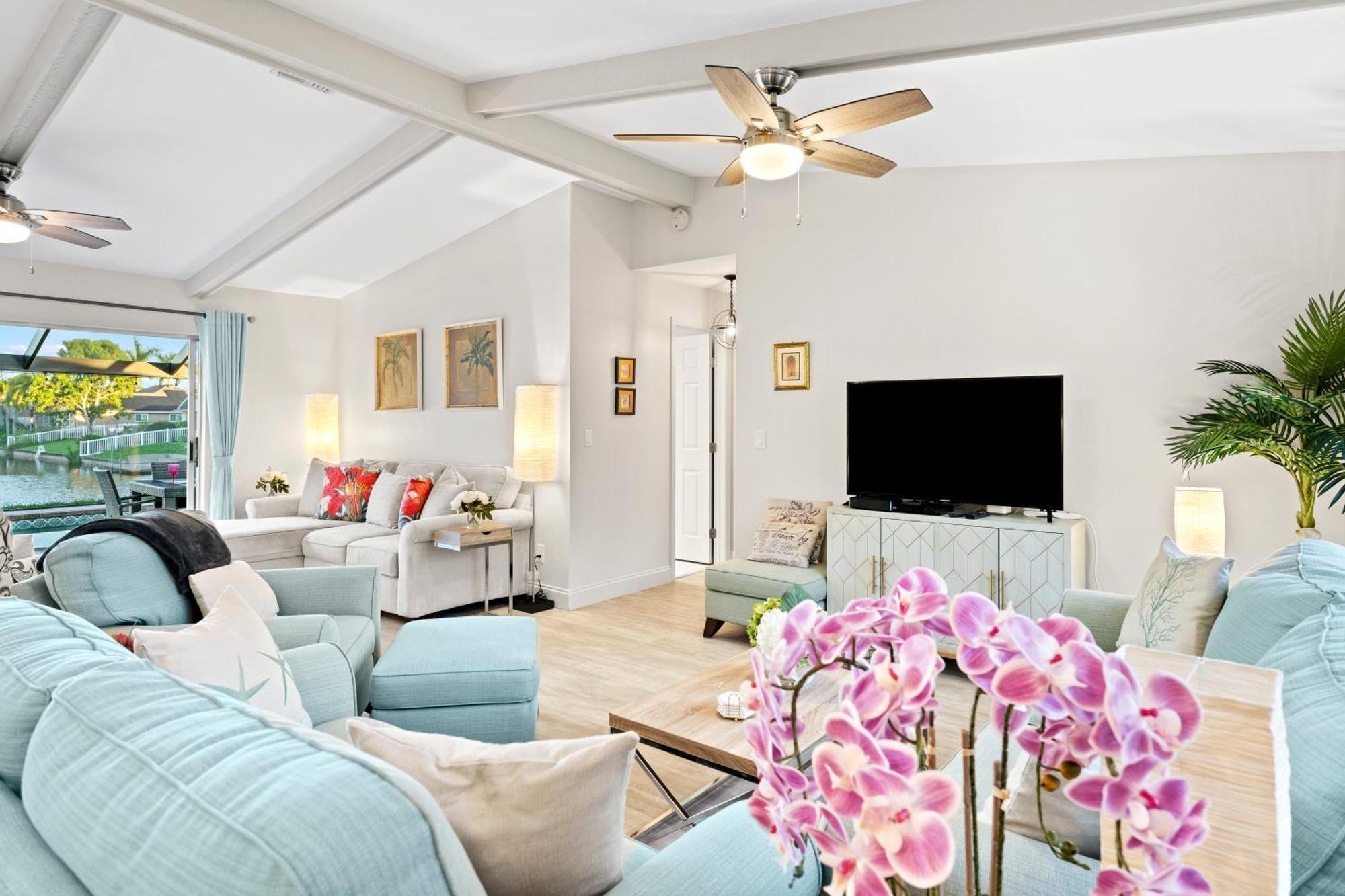 Serenity Waterfront Villa With King Suite, Private Pool, Great Lanai Enclosure And Long Water Views Cape Coral Eksteriør billede