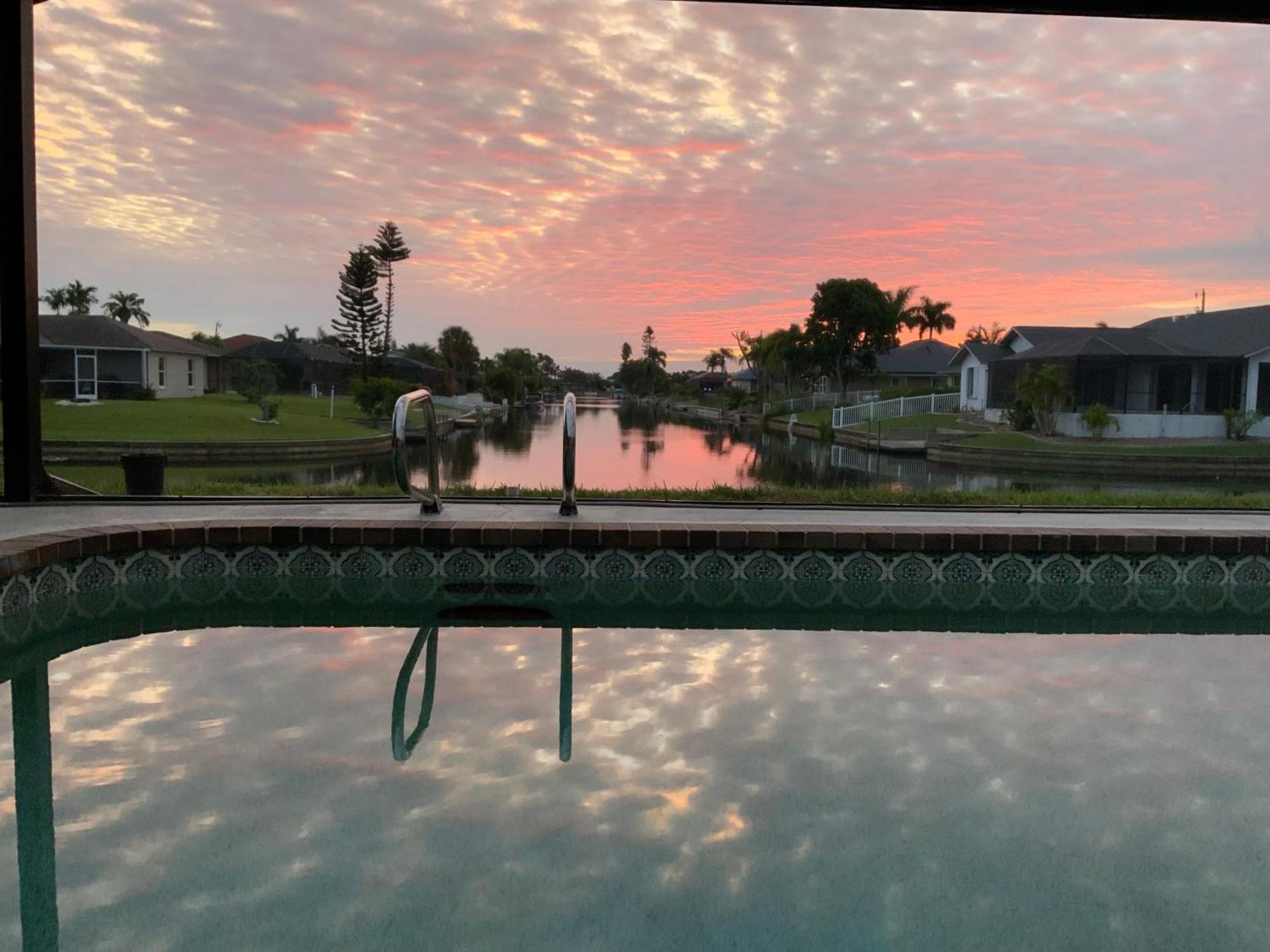 Serenity Waterfront Villa With King Suite, Private Pool, Great Lanai Enclosure And Long Water Views Cape Coral Eksteriør billede
