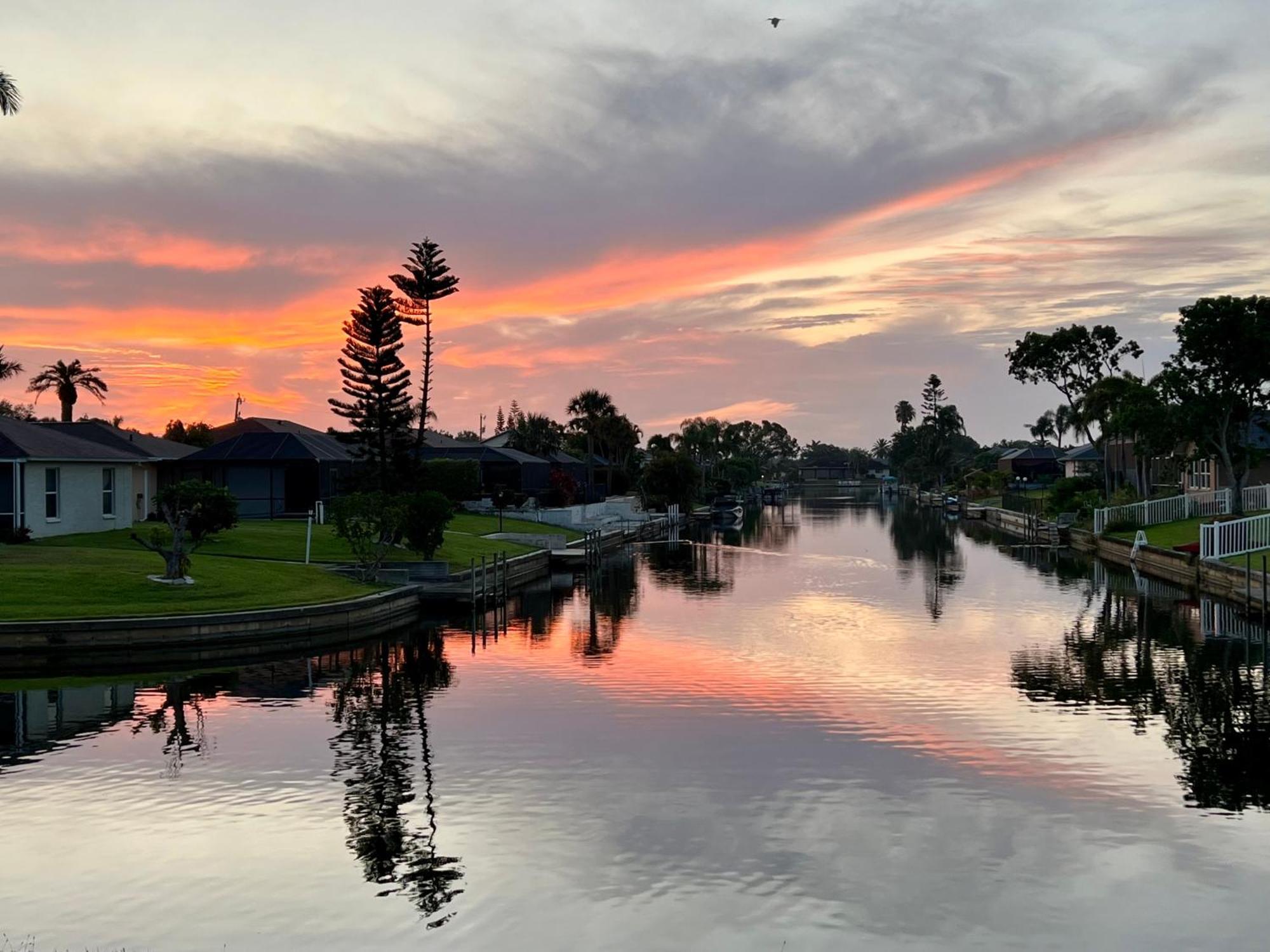 Serenity Waterfront Villa With King Suite, Private Pool, Great Lanai Enclosure And Long Water Views Cape Coral Eksteriør billede