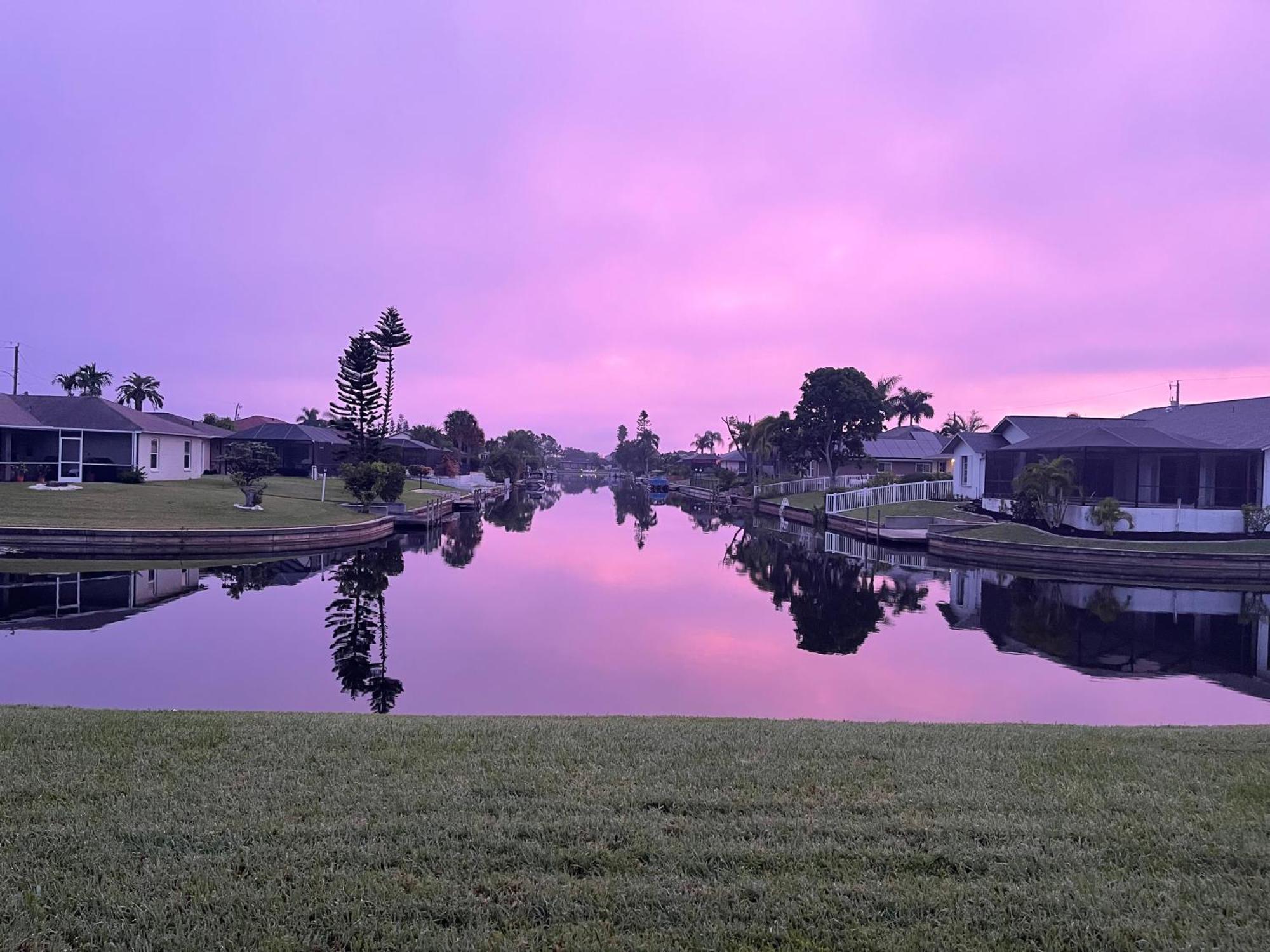 Serenity Waterfront Villa With King Suite, Private Pool, Great Lanai Enclosure And Long Water Views Cape Coral Eksteriør billede
