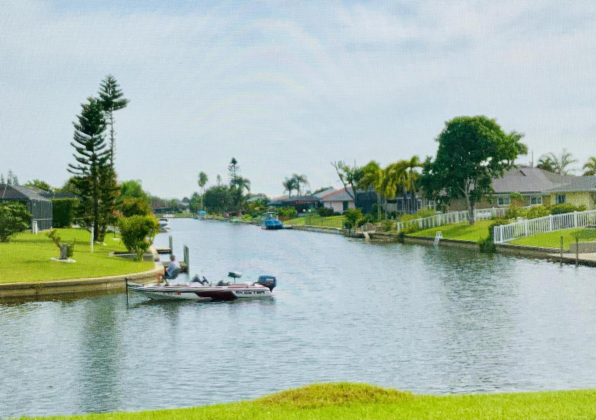 Serenity Waterfront Villa With King Suite, Private Pool, Great Lanai Enclosure And Long Water Views Cape Coral Eksteriør billede